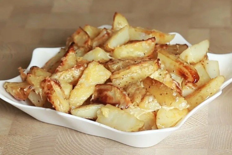 20 спо­собов при­го­то­вить кар­тофель по-деревенски в печи