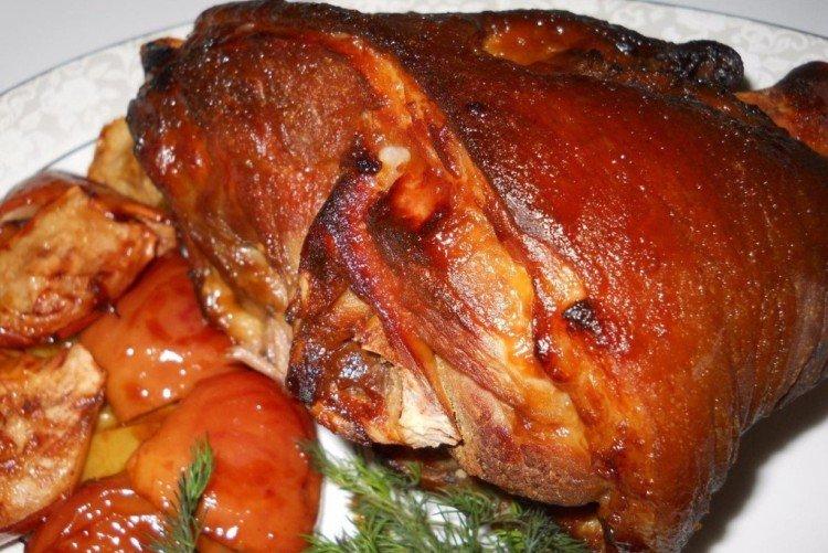 Как готовить свиную рульку - 20 вкусных и простых рецептов