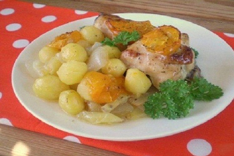 20 простых рецептов тушеной картошки с курицей