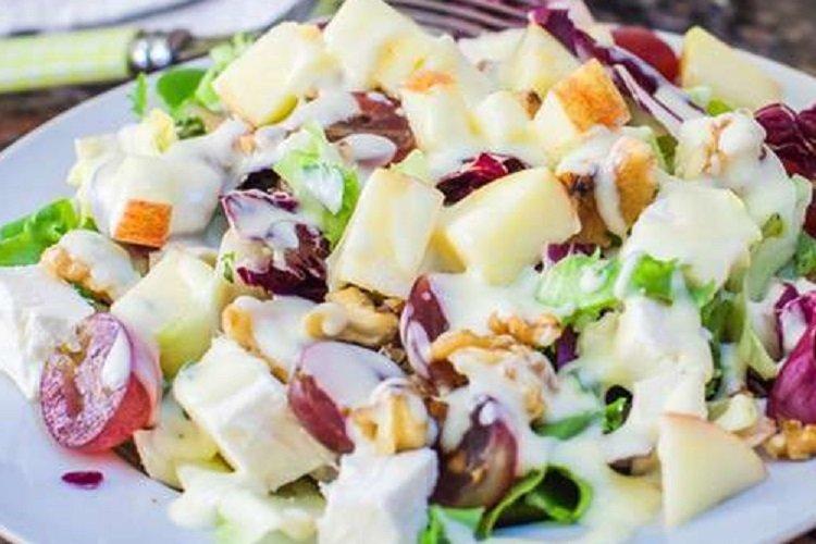 20 салатов с курицей и сыром, которые украсят любой стол