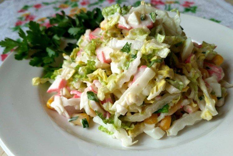 Салат с крабовыми палочками и капустой - 15 простых и вкусных рецептов