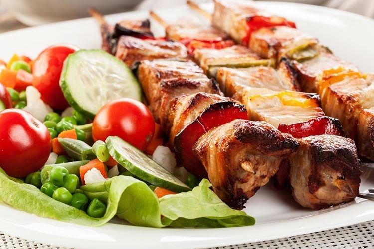 Шашлык из свинины на шпажках в духовке - 10 самых вкусных рецептов