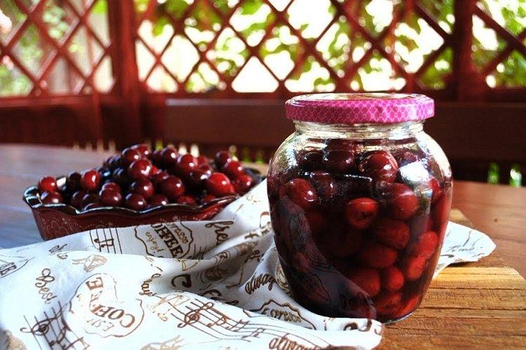 20 легких рецептов вишни в своем соку