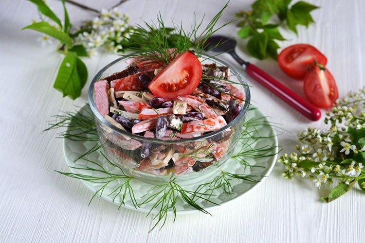 Салаты с помидорами - 20 простых и очень вкусных рецептов