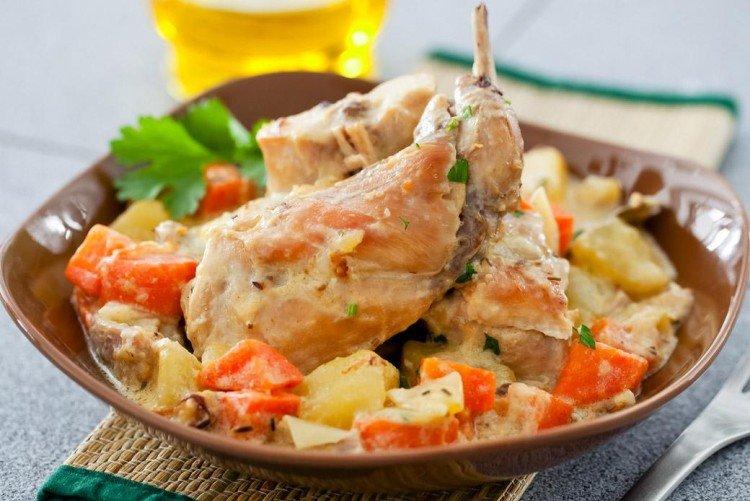 Тушеная картошка с мясом - 12 пошаговых рецептов приготовления