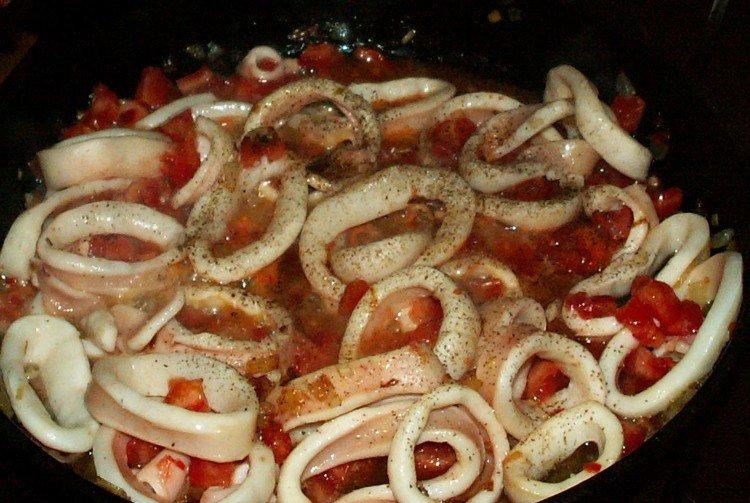 Что готовить из кальмаров - 20 быстрых и вкусных рецептов