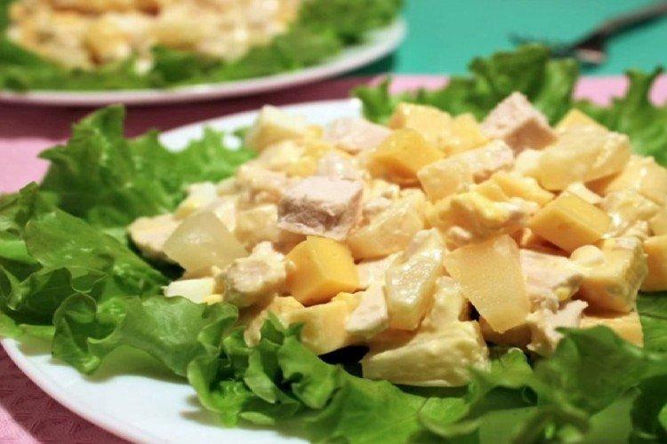 20 салатов с вяленой курицей, которые помогут в любой ситуации