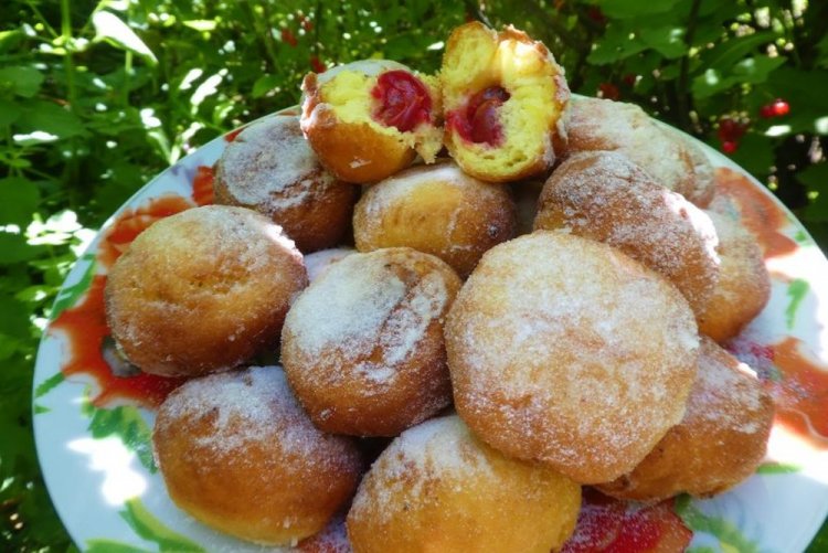 Пончики на кефире: 15 легких и вкусных рецептов