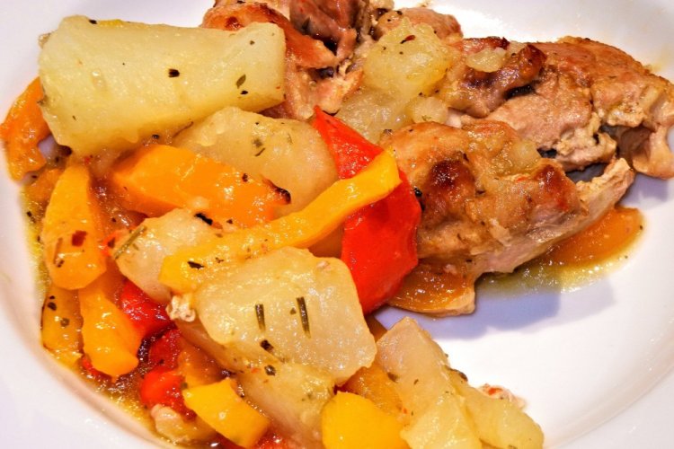 Тушеное из куриного мяса: 20 легких и вкусных рецептов