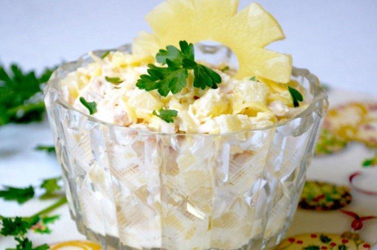 Салат с курицей и ананасом - 12 вкусных рецептов приготовления