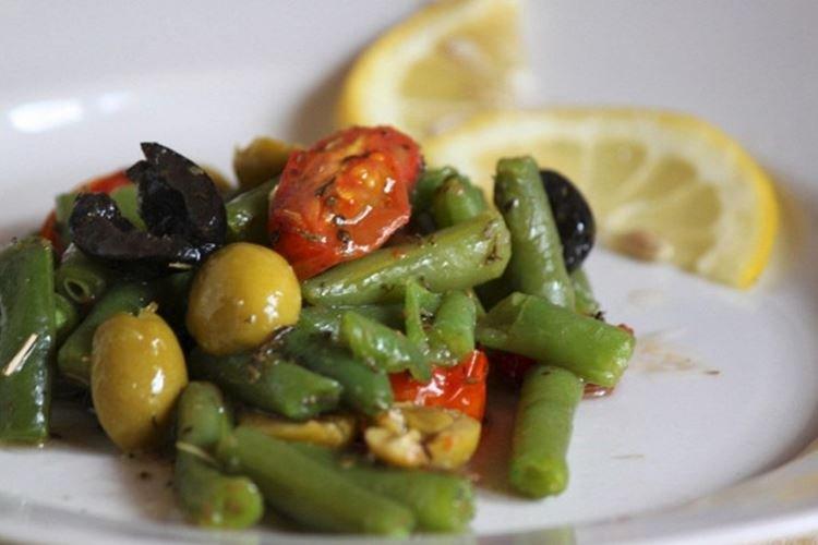 Вегетарианские салаты - 20 простых и вкусных рецептов