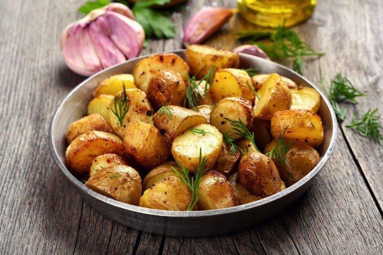 Как приготовить свежую картошку - 20 рецептов самых вкусных блюд