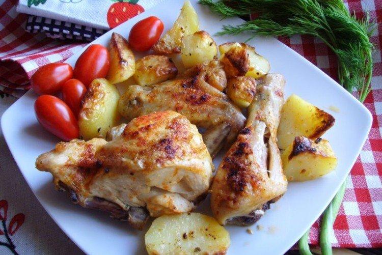 Как приготовить курицу с картошкой в печи - 15 вкусных рецептов