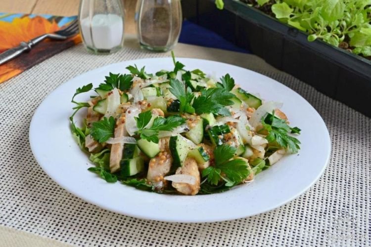 20 вкусных салатов с копченой курицей и свежим огурцом