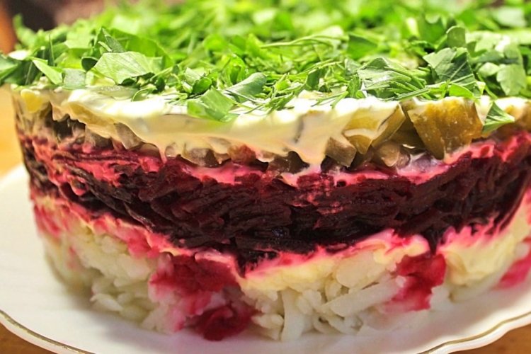20 слоеных салатов к празднику и на каждый день