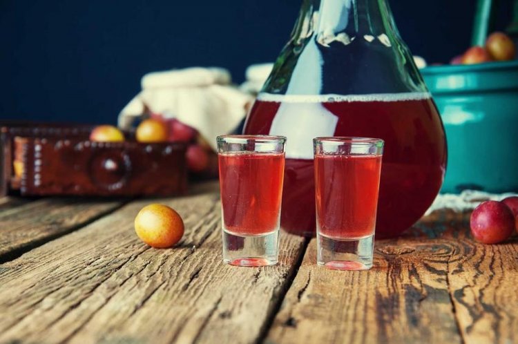 8 оригинальных рецептов вина из алычи