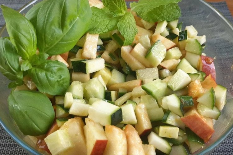 20 салатов из свежих цукини, которые разнообразят твой рацион