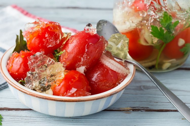 20 самых вкусных закусок из помидоров на зиму