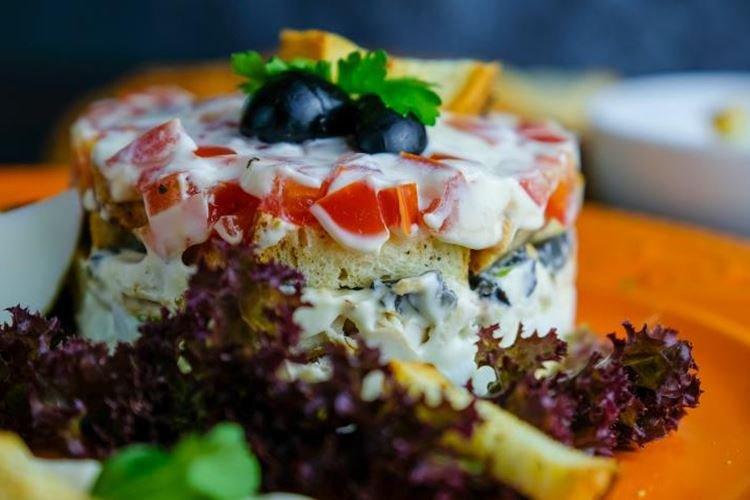 20 рецептов наиболее вкусных салатов с сыром