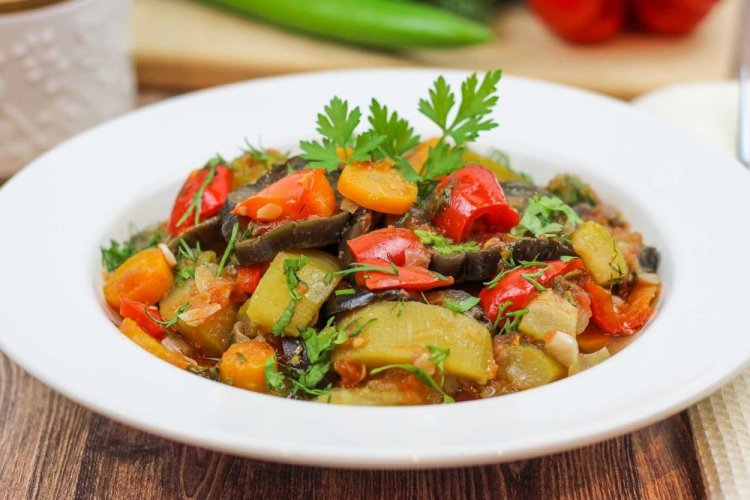 Овощное рагу с цуккини и картошкой: 12 простых рецептов