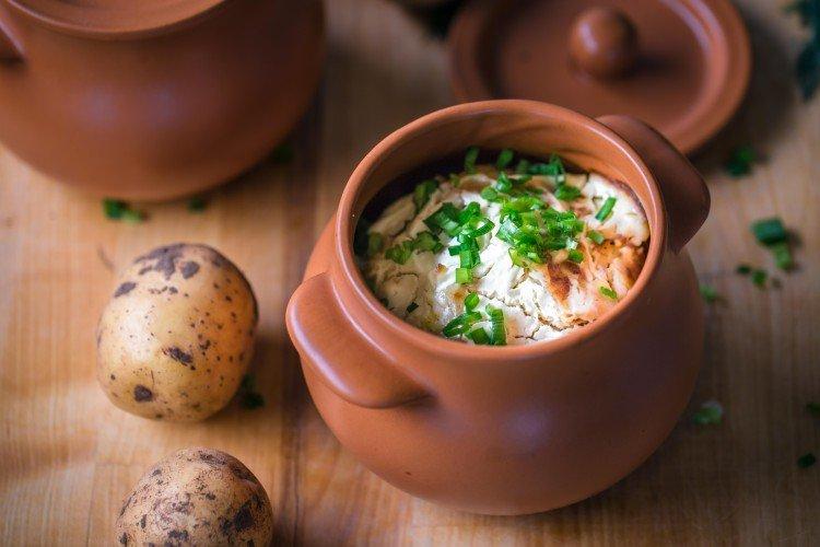 Мясо в горшочках с картошкой - 15 самых вкусных рецептов (пошагово)