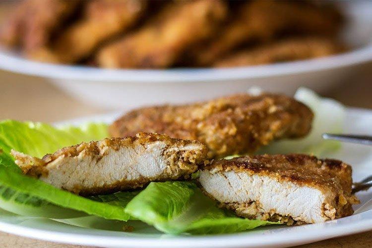 Отбивные из куриного филе - 15 самых вкусных рецептов на сковороде и в духовке