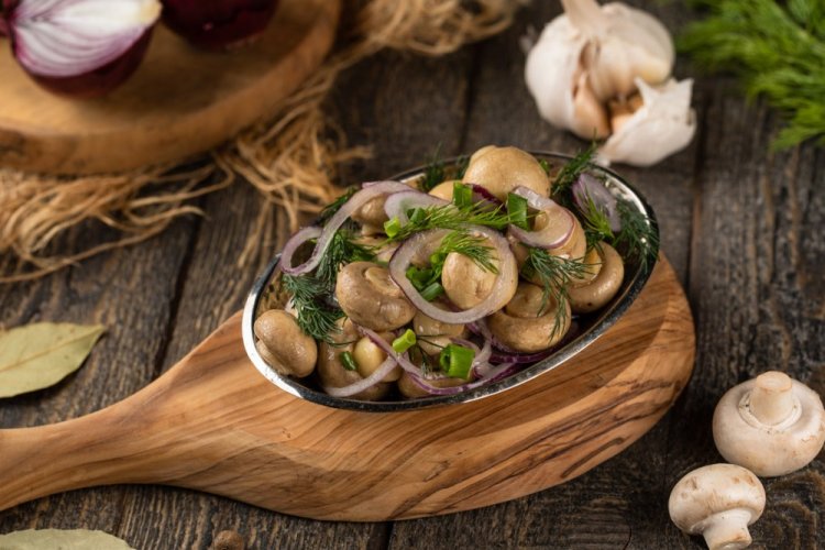 Соленые грибы на зиму: 15 классных рецептов