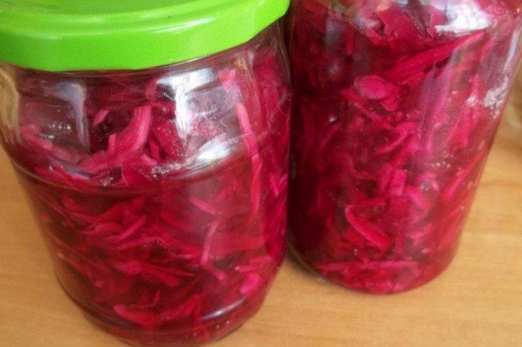 20 салатов из капусты на зиму, которые оценит любая домохозяйка