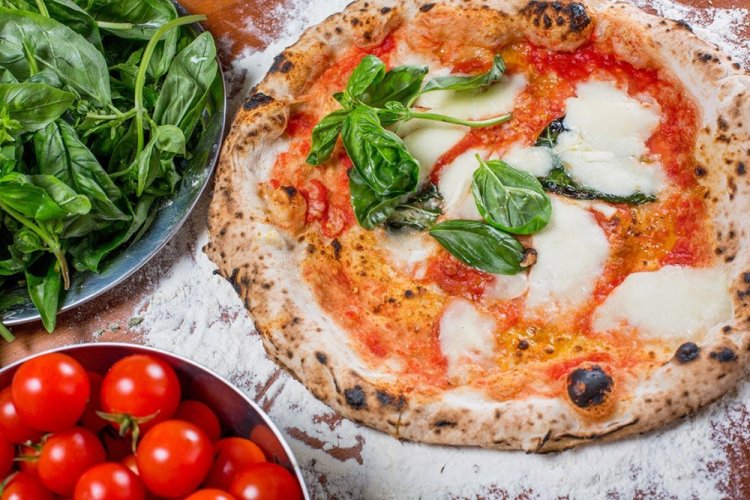20 прекрасных рецептов пиццы с моцареллой
