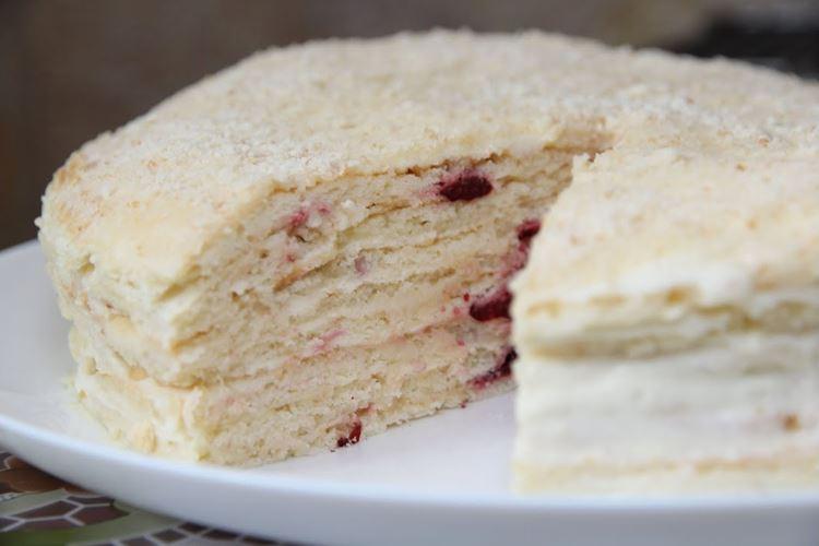 Популярный сметанный торт - 5 шаговых рецептов приготовления десерта (изображение)