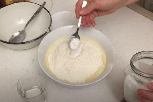Классический сметанник - 5 пошаговых рецептов приготовления торта (фото)