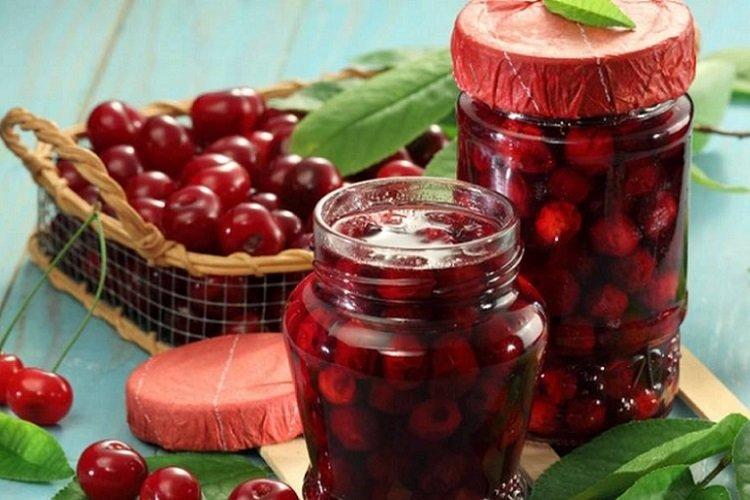 20 легких рецептов вишни в своем соку