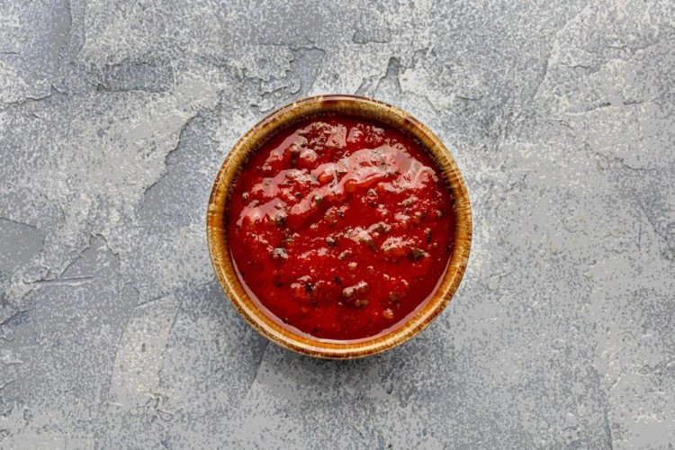 20 простых рецептов соуса к мясу из красной смородины на зиму