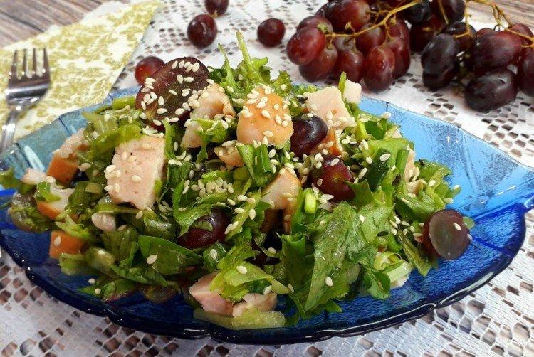 Салат с вяленой курочкой: 10 вкусных рецептов приготовления