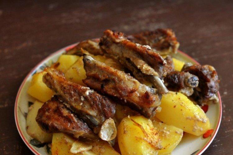 Запеченная картошка с мясом - 12 пошаговых рецептов приготовления