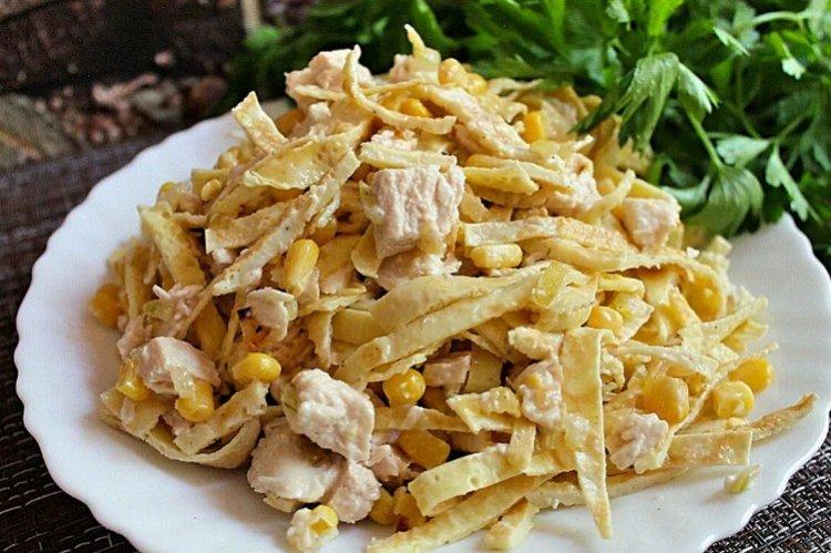 Салат с курицей и грибами - 12 вкусных рецептов приготовления