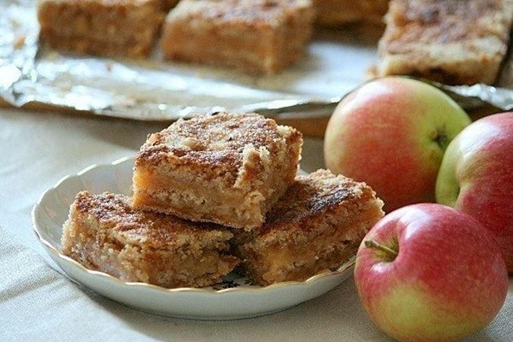 Торт с яблоками - 15 быстрых и вкусных рецептов (пошагово)