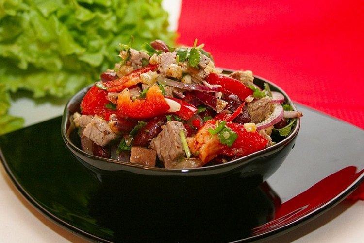 20 аппетитных салатов с адукой для всей семьи