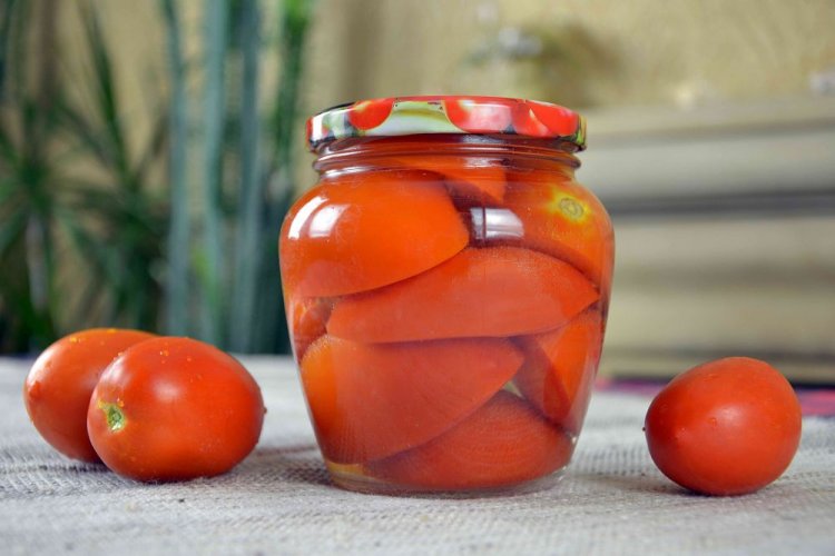 20 простых методов приготовления помидоров ломтиками на зиму