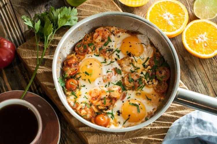 20 вкуснейших рецептов яичницы с помидорами