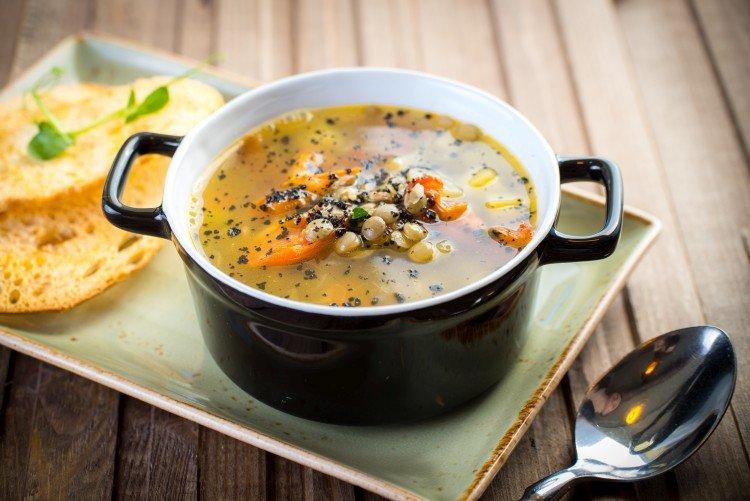 20 простых рецептов безмясных супов на разнообразные предпочтения