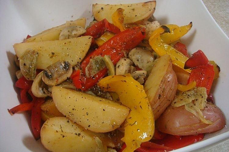 Картошка с грибами на сковороде - 10 простых и вкусных рецептов (пошагово)