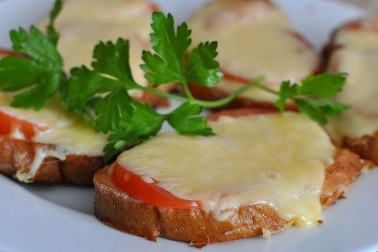 20 отличных рецептов горячих бутербродов